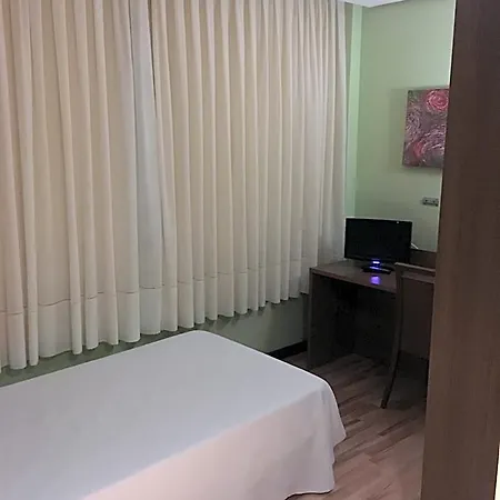Otel Area De Servicio Chopos 3*