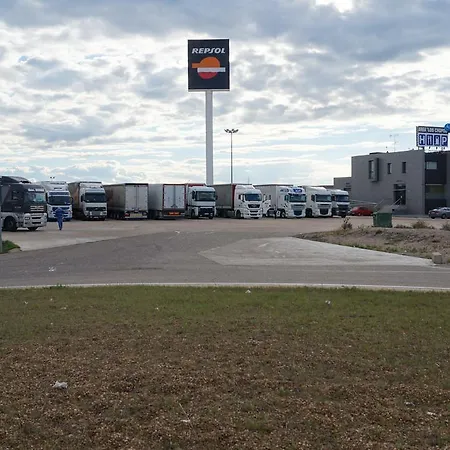 Area De Servicio Chopos Hotel Villaherreros